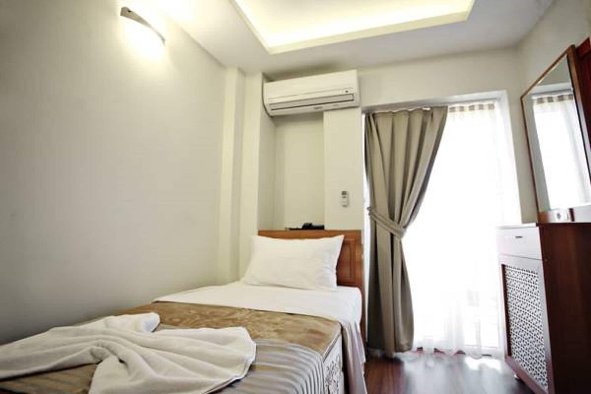 Taksim Palace Hotel Стамбул Экстерьер фото