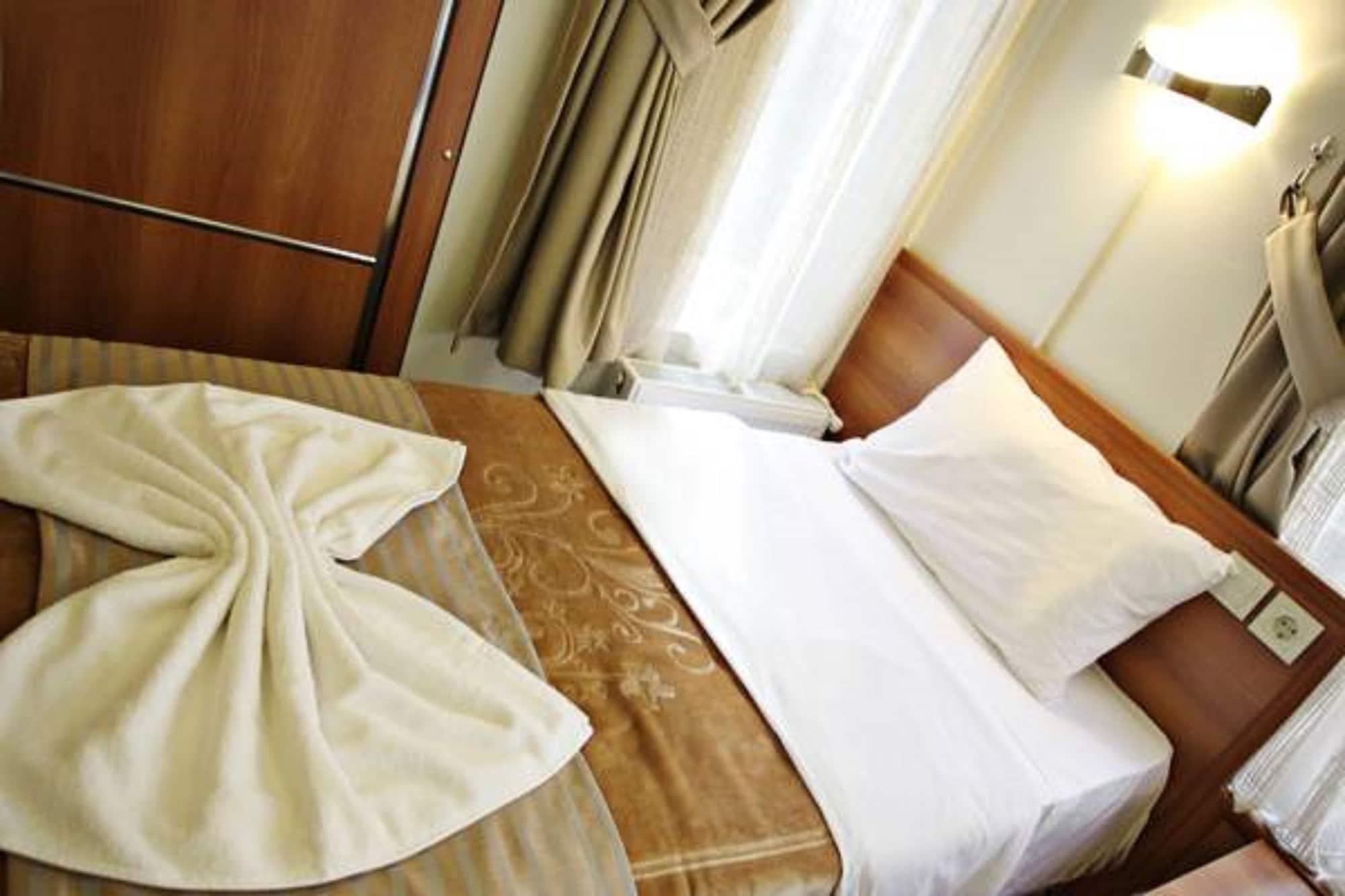 Taksim Palace Hotel Стамбул Экстерьер фото